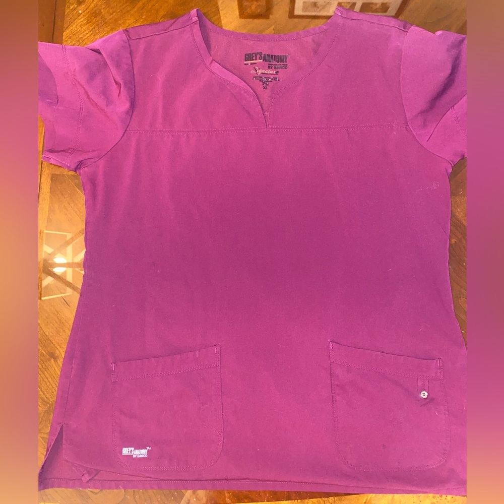 Grey’s Anatomy by Barco Yoke Neck XL scrub Top in Maroon (Wine)